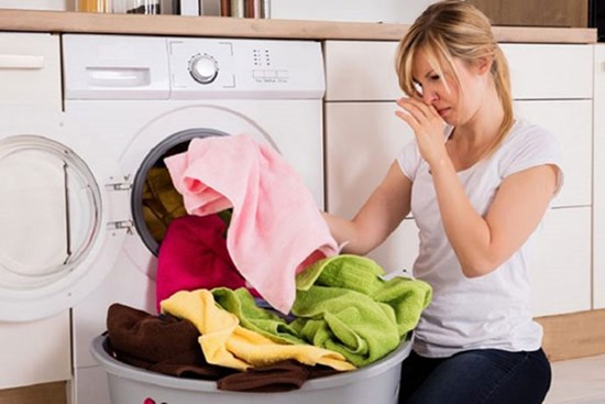 Mẹo khử mùi và làm sạch chất cặn bã vi khuẩn trong máy giặt