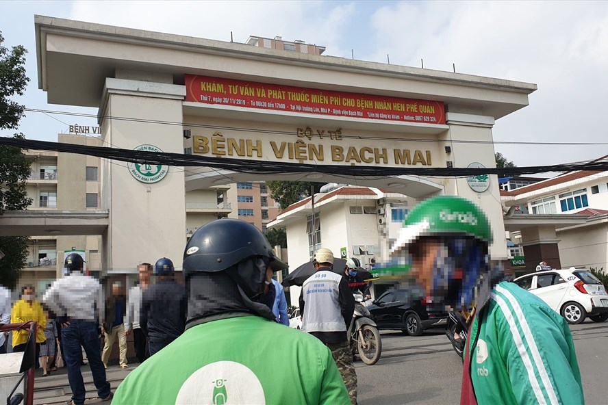 Người dân đã đến bệnh viện Bạch Mai trong vòng 14 ngày qua phải tự cách ly-1