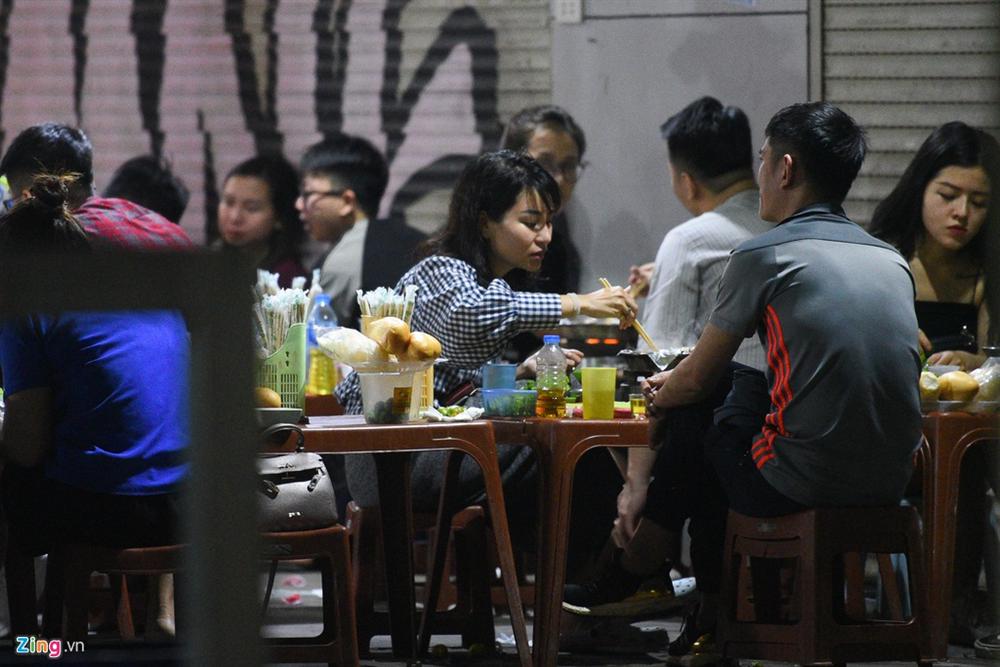 Quán bia, lẩu đông đúc bất chấp yêu cầu chuẩn bị tình huống xấu nhất-3