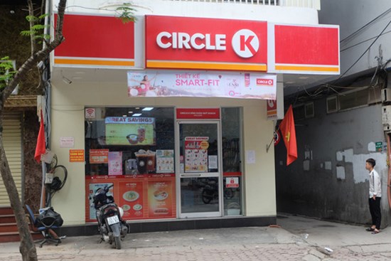 Circle K Chùa Láng - nơi có khách nhiễm Covid-19 ngồi 4 tiếng để mua sắm vẫn mở cửa