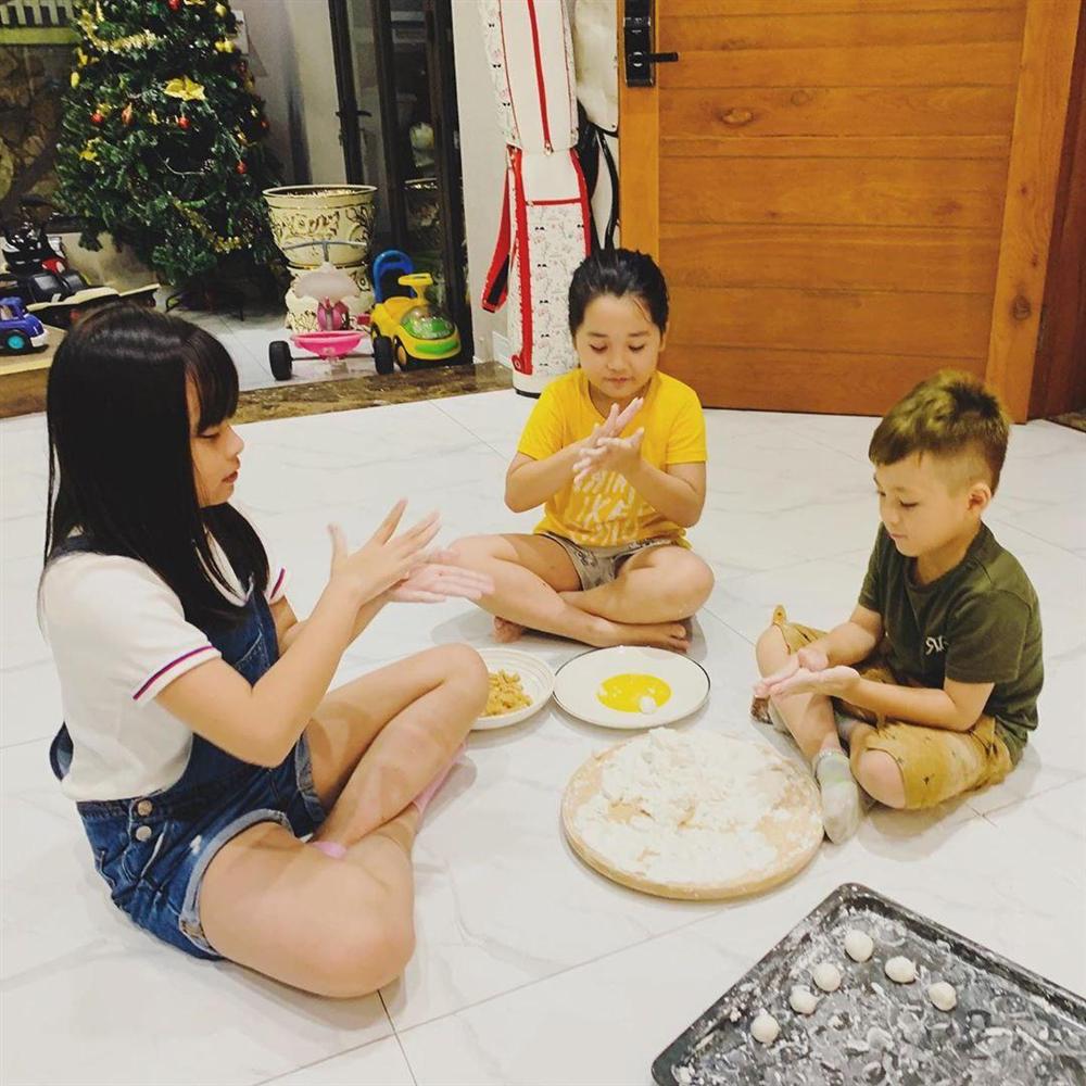 Hạn chế ra ngoài lúc dịch, Hằng Túi giao ngay cho các con nhiệm vụ làm bánh trôi nước, thành quả rất gì và này nọ-2