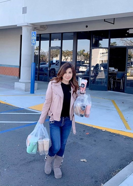 Trong khi vợ cũ đi ship hàng mưu sinh thì Bằng Kiều cũng phải làm công việc chân tay này trong thời gian ế show-5