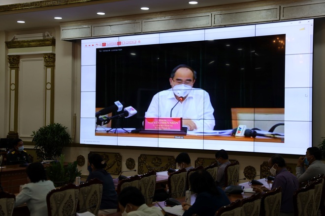Bí thư TP.HCM đề nghị cưỡng chế người không đeo khẩu trang ra đường-1