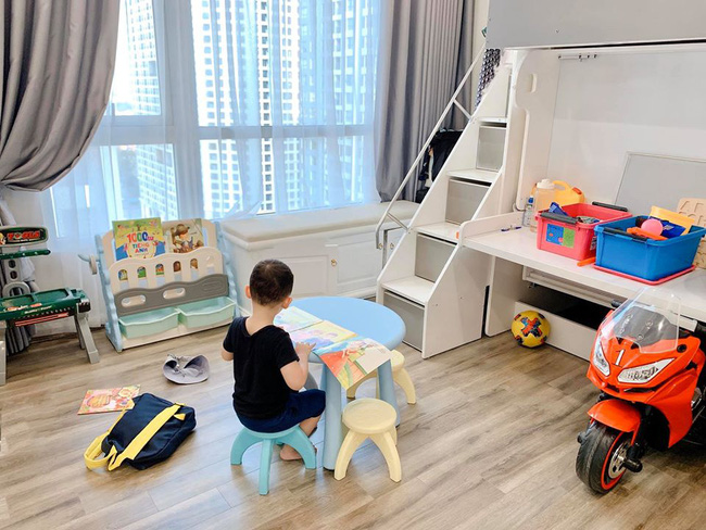 Sinh nhật không khách mời vì đang dịch, Ly Kute tưởng Khoai Tây sẽ buồn nhưng nghẹn ngào trước câu nói chững chạc của cậu bé-4