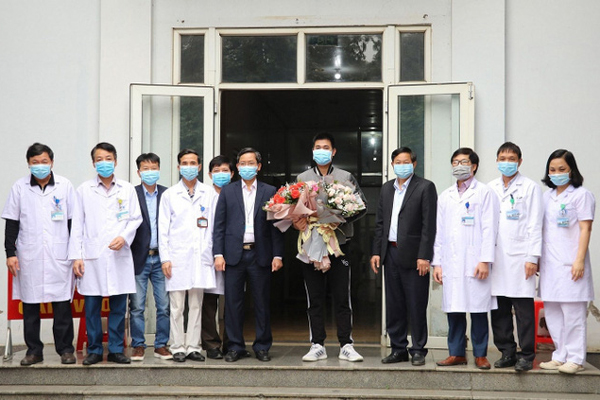 3 bệnh nhân nhiễm Covid-19 trong tình trạng rất nặng đang điều trị tích cực, 3 ca khỏi bệnh-2