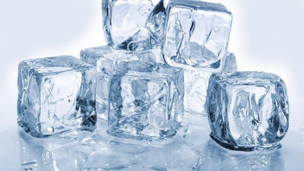 Bỏ vài viên đá lạnh vào máy giặt, xem kết quả mẹ đảm nào cũng muốn học theo-1