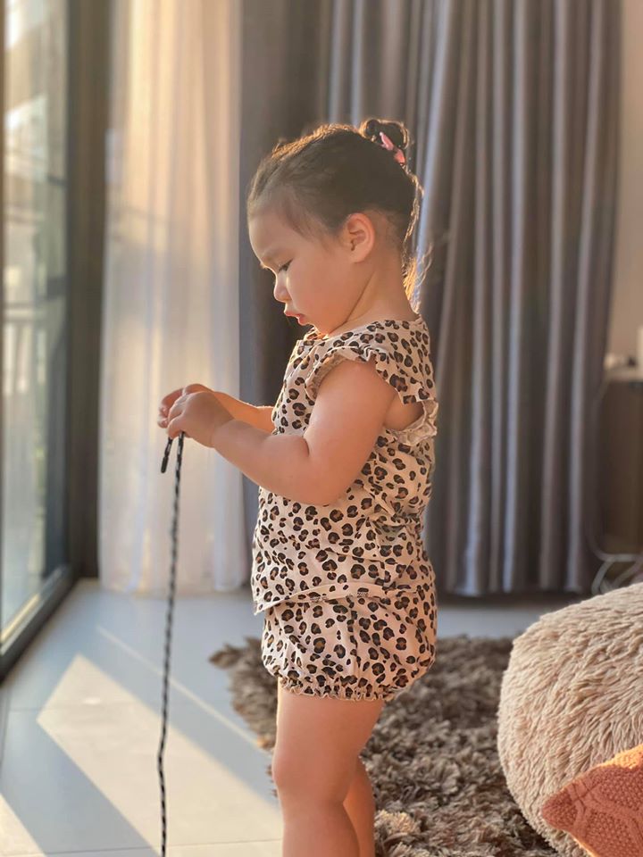 Khoe ảnh Myla vui chơi ở nhà vô cùng đáng yêu, nhưng siêu mẫu Hà Anh khẳng định ngầm chân lý nuôi dạy con gái qua 1 chi tiết-3