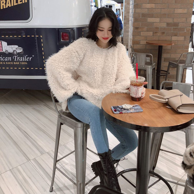 4 lối lên đồ với skinny jeans đảm bảo ăn tiền, vừa tôn dáng lại vừa trendy chẳng ai dám chê bạn lỗi mốt-3