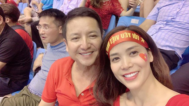 NSƯT Chí Trung khoe ảnh bịt khẩu trang đi bộ tình tứ cùng bạn gái kém tuổi-2