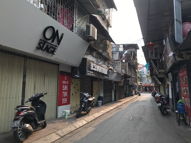 Tránh dịch Covid-19, hàng quán Hà Nội đồng loạt đóng cửa, chỉ nhận ship-4