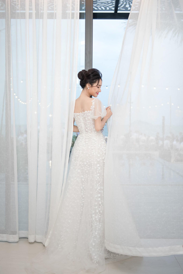 Sau 1 năm, Trường Giang - Nhã Phương cuối cùng đã tung trọn bộ ảnh đẹp trong lễ đính hôn bí mật tại bãi biển-6