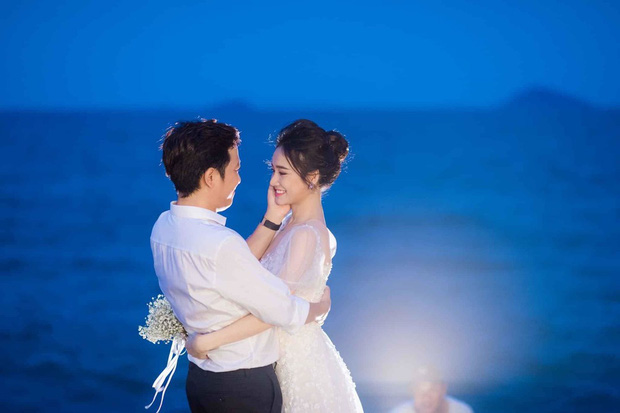 Sau 1 năm, Trường Giang - Nhã Phương cuối cùng đã tung trọn bộ ảnh đẹp trong lễ đính hôn bí mật tại bãi biển-2