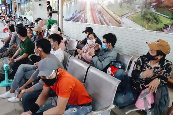 Nóng: Từ 0h ngày 28/3, TP.HCM tạm ngừng hoạt động 54 tuyến xe buýt-3