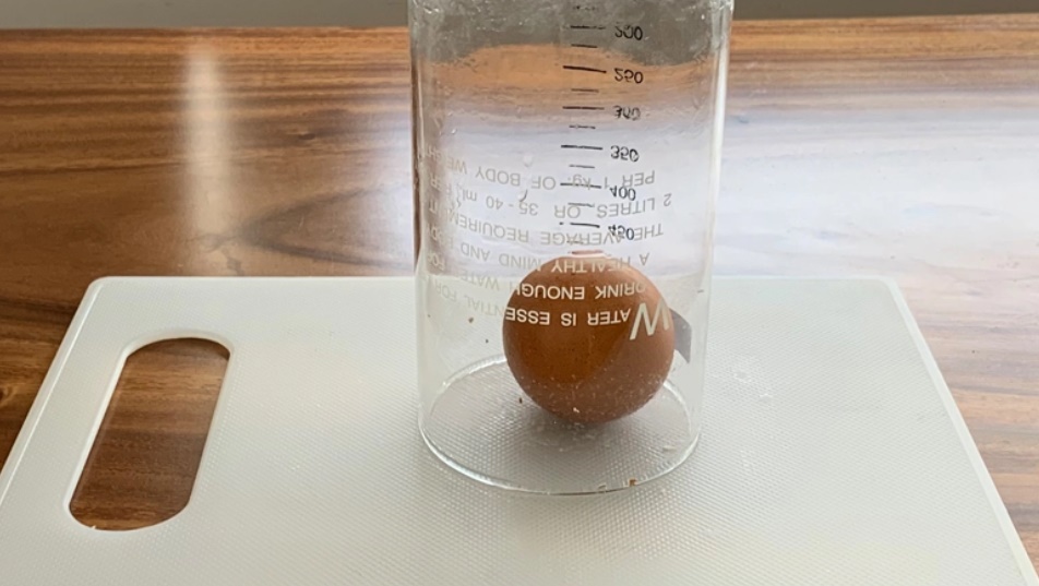 Những cách bóc trứng siêu nhanh, không sợ dập vỡ-2