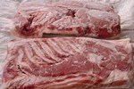 Chờ mãi rồi cũng giảm, từ 1/4 giá thịt lợn còn 70 ngàn/kg-2