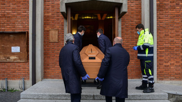 Italy tăng kỷ lục 919 người tử vong vì Covid-19 trong ngày 27/3, tổng số ca nhiễm đã vượt qua Trung Quốc và đứng thứ nhì thế giới-1