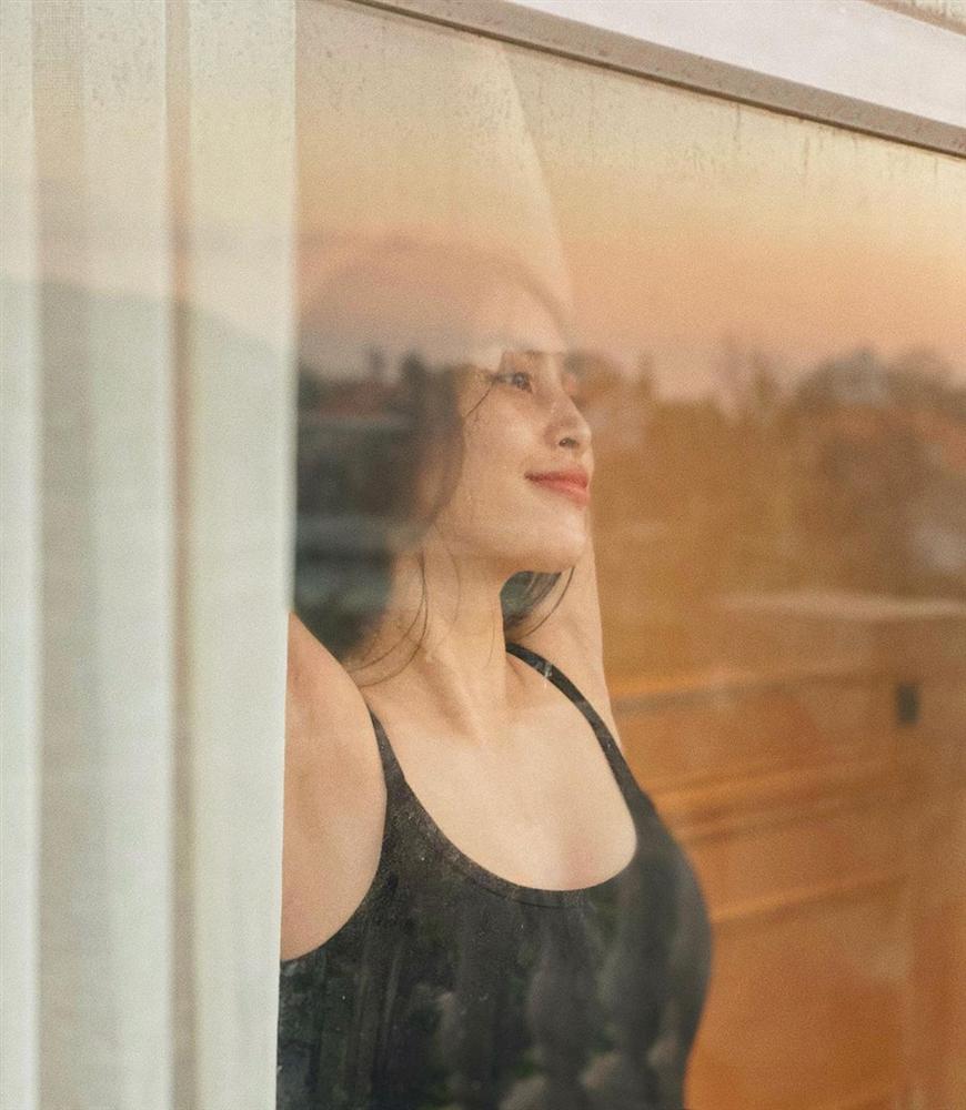 Học sao Việt cách lên đồ đơn giản cho đến kỹ nghệ tạo dáng đỉnh cao, để có những bức ảnh đẹp - xịn - mịn khi ở nhà tránh dịch-6