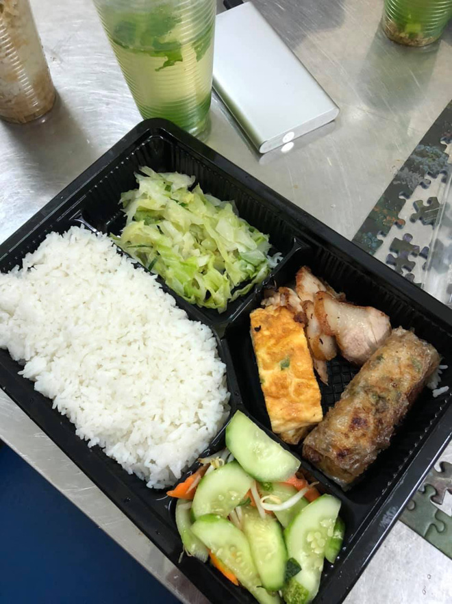 Nữ du học sinh Hà Lan và chia sẻ về những chú bộ đội trong 14 ngày cách ly tập trung: Cái dáng cúi gập người cảm ơn đồng bào khiến ai cũng rơi nước mắt-7