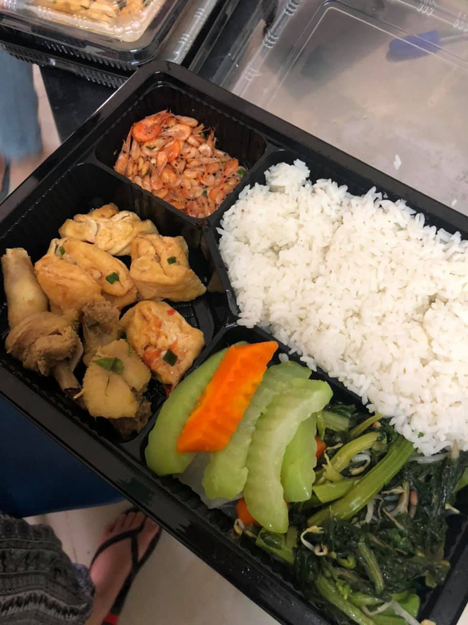 Nữ du học sinh Hà Lan và chia sẻ về những chú bộ đội trong 14 ngày cách ly tập trung: Cái dáng cúi gập người cảm ơn đồng bào khiến ai cũng rơi nước mắt-8