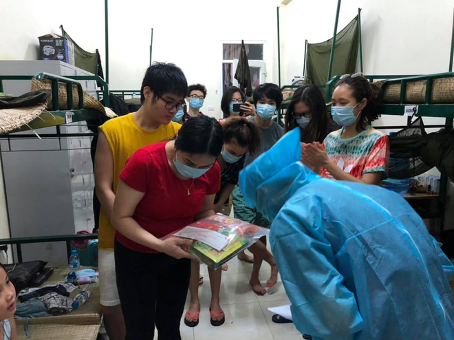 Nữ du học sinh Hà Lan và chia sẻ về những chú bộ đội trong 14 ngày cách ly tập trung: Cái dáng cúi gập người cảm ơn đồng bào khiến ai cũng rơi nước mắt-9