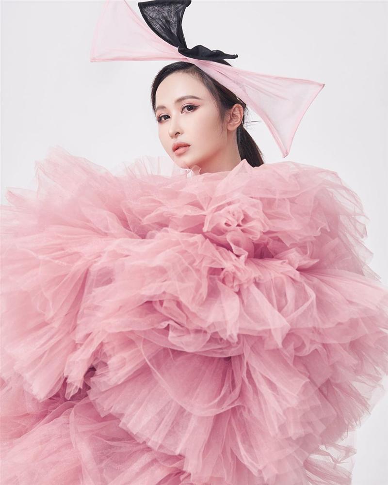 Cosplay Phạm Băng Băng bất thành, Mina Phạm – vợ 2 Minh nhựa còn bị thợ làm tóc hại với mái tóc lá dừa” khó hiểu-2