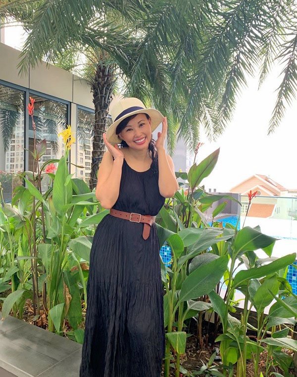 Diện toàn đồ tối giản mà Shark Linh vẫn có thể giấu khéo vóc dáng hậu sinh nở-8