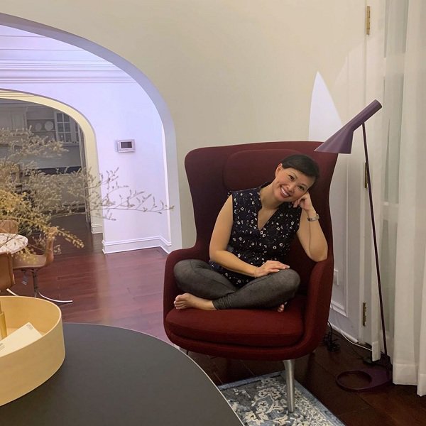 Diện toàn đồ tối giản mà Shark Linh vẫn có thể giấu khéo vóc dáng hậu sinh nở-9