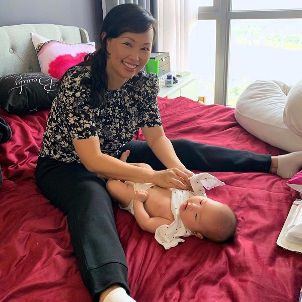 Diện toàn đồ tối giản mà Shark Linh vẫn có thể giấu khéo vóc dáng hậu sinh nở-10