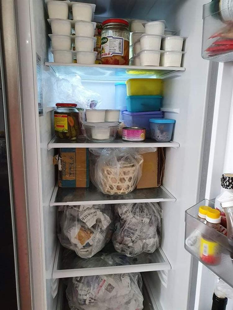 Đua nhau tích trữ thực phẩm, vợ chồng méo mặt bỏ đi đồ hỏng-3