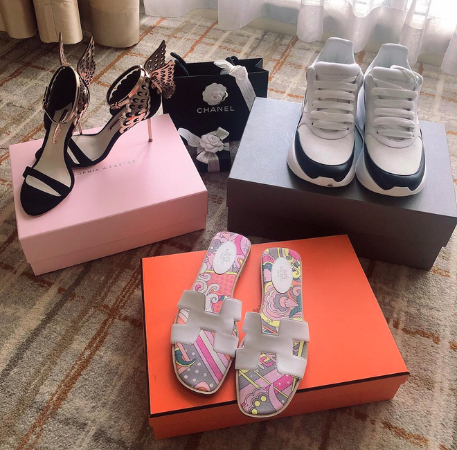 So kè khối tài sản của HH Ngọc Hân và Á hậu Thúy Vân trước khi về nhà chồng: Nhà sang, xế xịn, đồ hiệu nhìn mà hoa mắt!-15