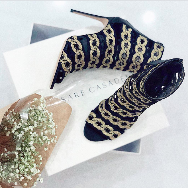 So kè khối tài sản của HH Ngọc Hân và Á hậu Thúy Vân trước khi về nhà chồng: Nhà sang, xế xịn, đồ hiệu nhìn mà hoa mắt!-16