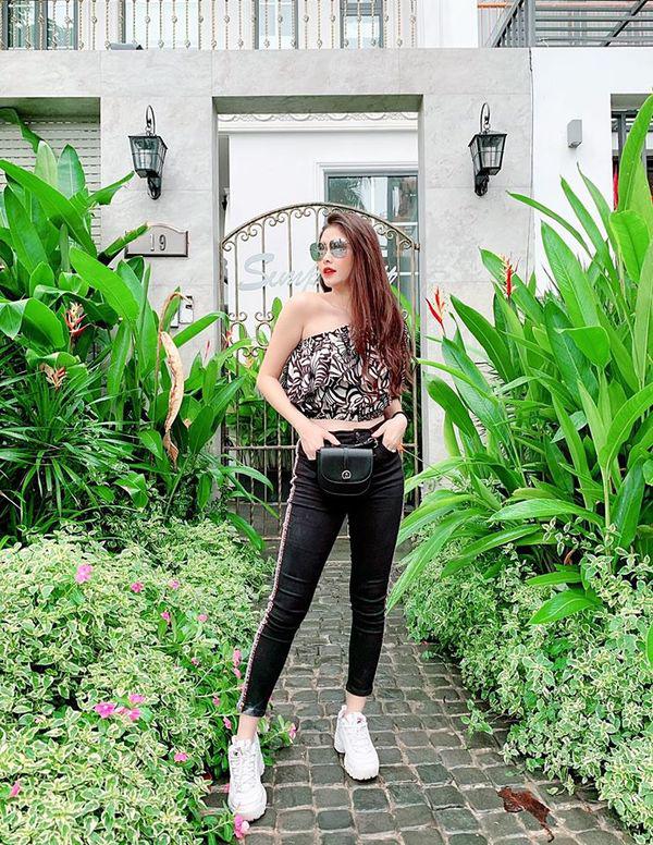 Đi chợ mua rau thôi vợ Đăng Khôi cũng phải lên đồ xinh đẹp, xách cả túi hiệu sang chảnh-4