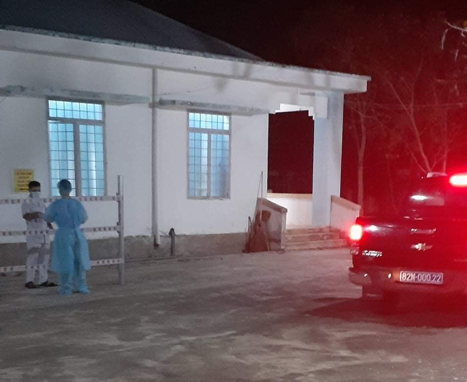 Chia sẻ của một người trực tiếp nằm tại khoa cách ly Covid-19 về nữ y sĩ lương 4 triệu/tháng nhưng sẵn sàng lấy một nửa đóng cho bệnh nhân mà không cần hoàn trả khiến ai nấy cảm động-4