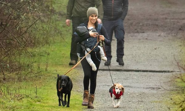 Bất chấp bị phê phán là cạn tàu ráo máng, Meghan Markle được cho là ra tối hậu thư cho chồng: Em với Archie mới là gia đình của anh-1