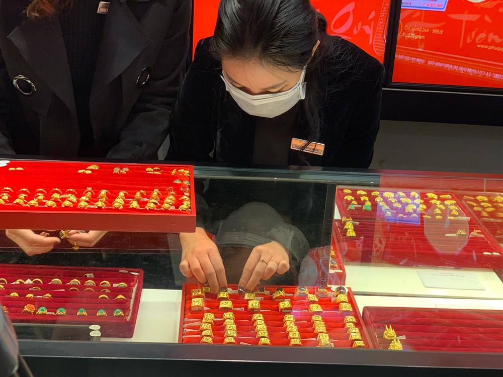 Giá vàng hôm nay 29/3: Một tuần tăng giá mạnh liên tục-2