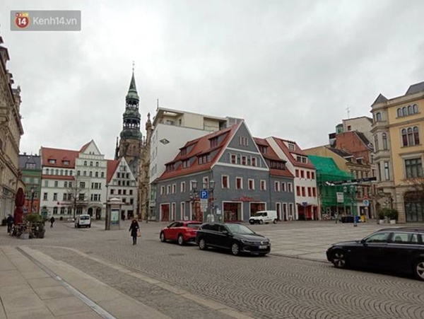 Du học sinh chọn ở lại châu Âu: Muốn nhường chuyến bay cho bạn khác, không muốn thêm gánh nặng cho y tế Việt Nam-1