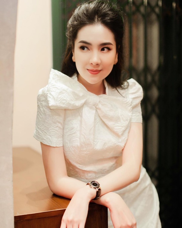 MC Mai Ngọc bị chỉ trích vì biểu cảm tươi cười khi báo tin cố nhạc sĩ Phong Nhã qua đời trên sóng truyền hình và sự tranh cãi của dân mạng-3