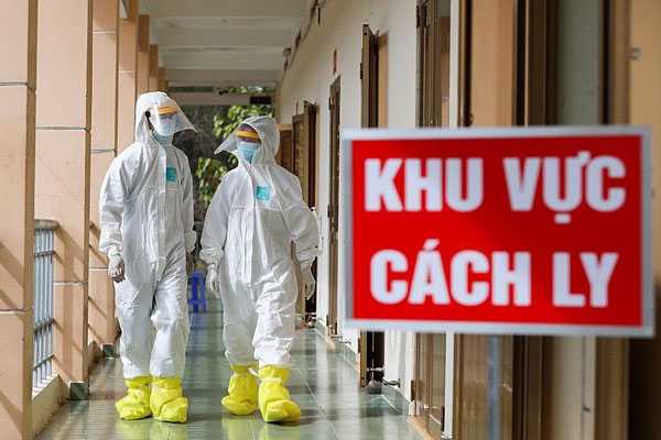 Đưa 700 người nhà bệnh nhân ở Bạch Mai cách ly tại ký túc xá ĐH FPT-2