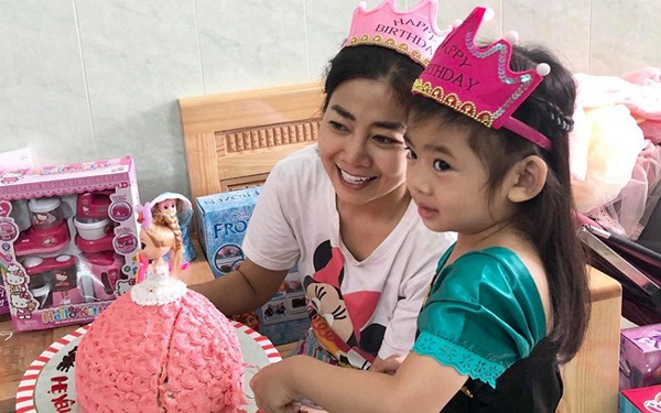 Bật khóc trước status cuối cùng Mai Phương dành cho con gái: Tình yêu của mẹ sẽ theo con đến suốt cuộc đời!-1