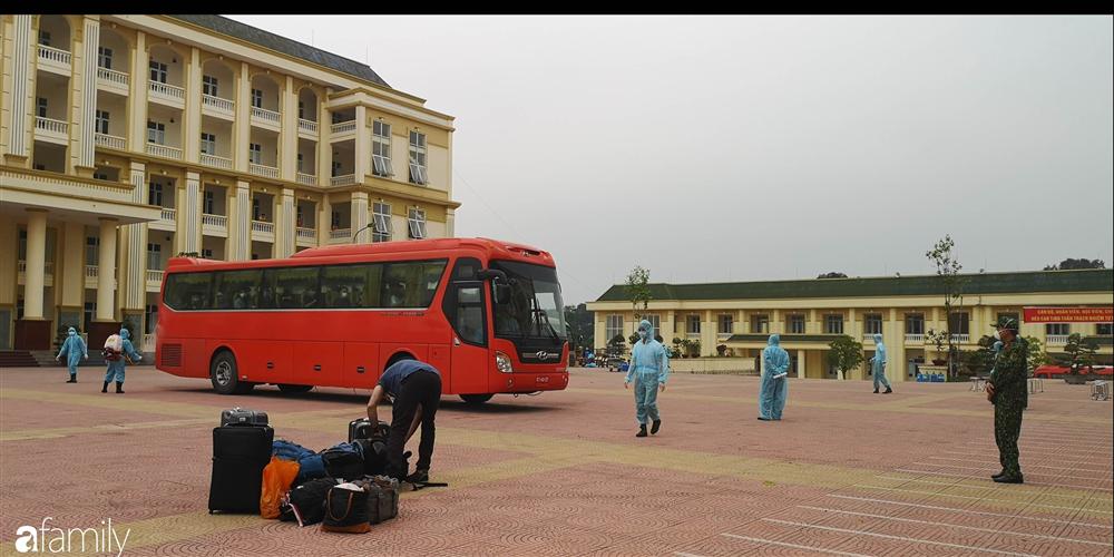 Chàng trai người Anh viết nhật ký cách ly khiến bạn bè quốc tế cám ơn Việt Nam” đã âm tính hoàn toàn với Covid-19, tiết lộ hình ảnh sau khi rời trại và chuỗi ngày bất ngờ nổi tiếng-2