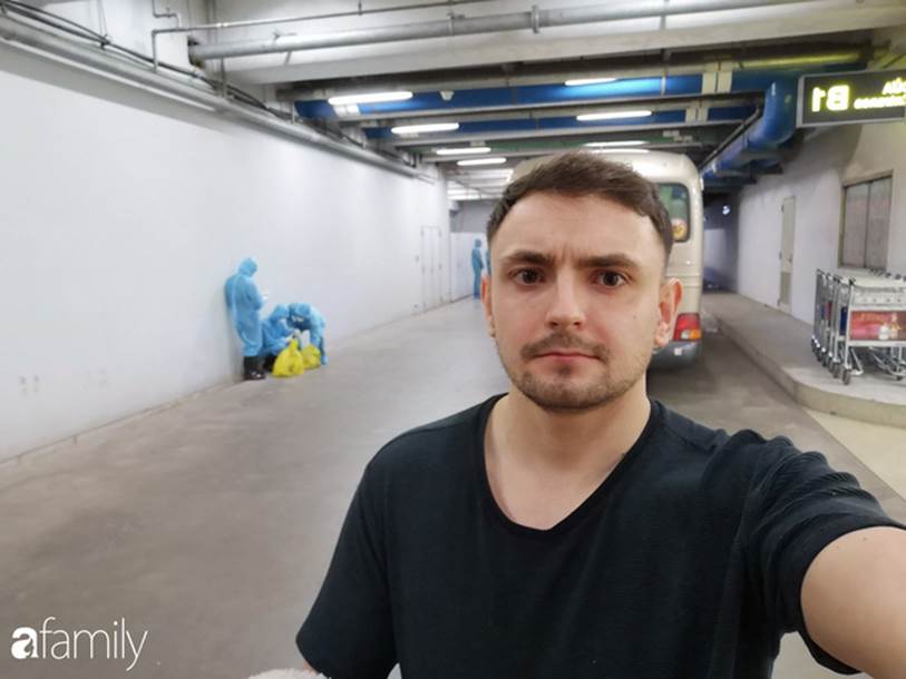 Chàng trai người Anh viết nhật ký cách ly khiến bạn bè quốc tế cám ơn Việt Nam” đã âm tính hoàn toàn với Covid-19, tiết lộ hình ảnh sau khi rời trại và chuỗi ngày bất ngờ nổi tiếng-3