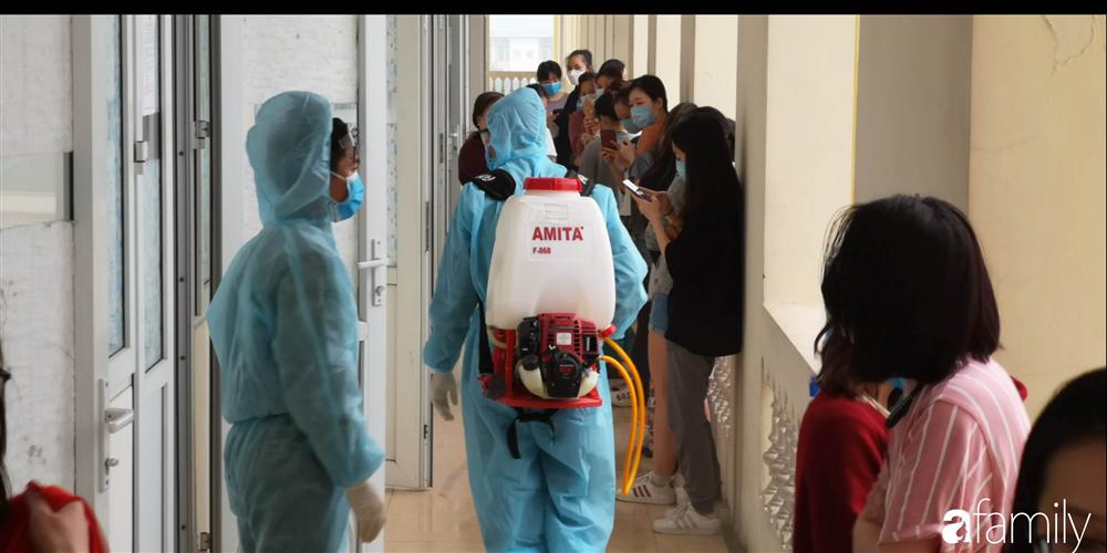 Chàng trai người Anh viết nhật ký cách ly khiến bạn bè quốc tế cám ơn Việt Nam” đã âm tính hoàn toàn với Covid-19, tiết lộ hình ảnh sau khi rời trại và chuỗi ngày bất ngờ nổi tiếng-4