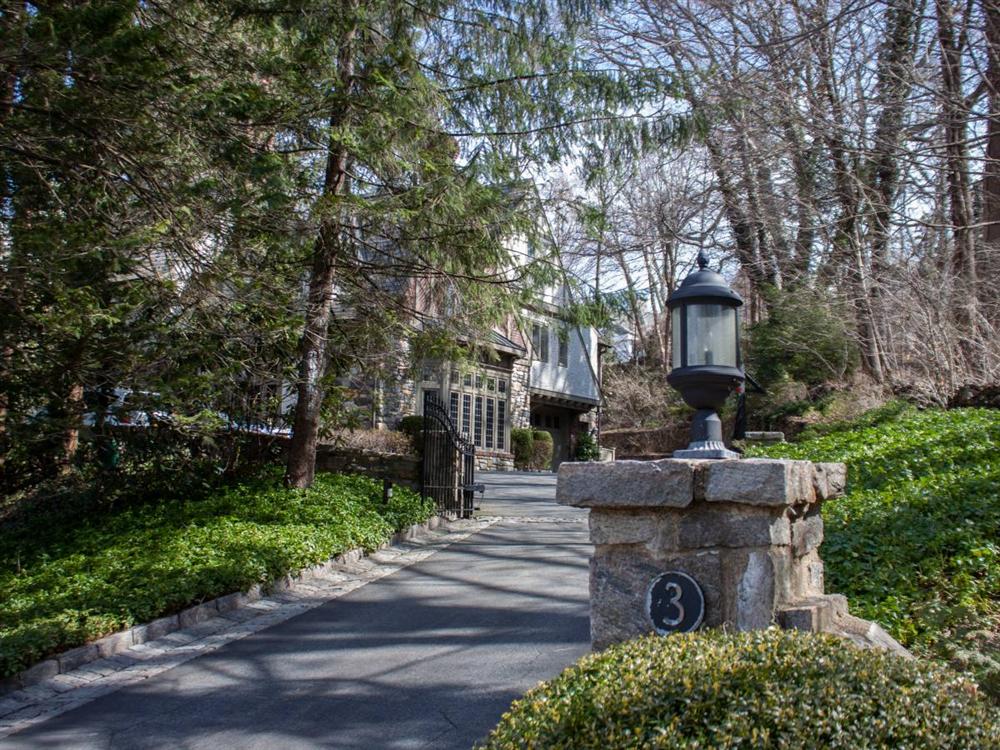 Ngắm những ngôi nhà triệu đô ở thị trấn giàu thứ hai nước Mỹ với thu nhập trung bình của mỗi hộ gia đình gần 10 tỷ đồng/tháng-4