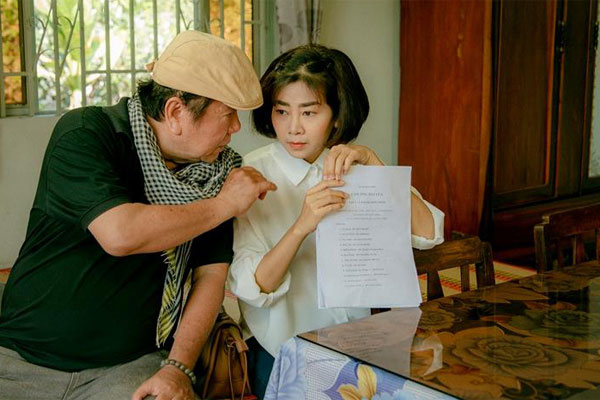 Trấn Thành, Hari Won viếng Mai Phương lúc khuya-7