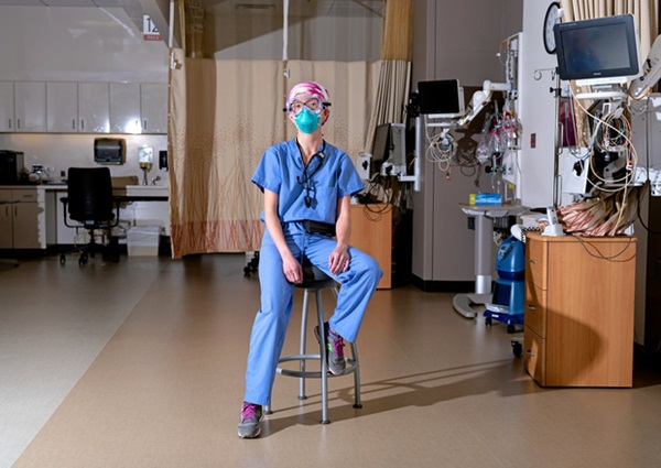 Liều mạng cứu người nhưng cũng khát khao bảo vệ gia đình mình, nhiều bác sĩ Mỹ viết di chúc trước khi chiến đấu với giặc Covid-19-1