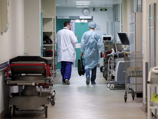 Liều mạng cứu người nhưng cũng khát khao bảo vệ gia đình mình, nhiều bác sĩ Mỹ viết di chúc trước khi chiến đấu với giặc Covid-19-2