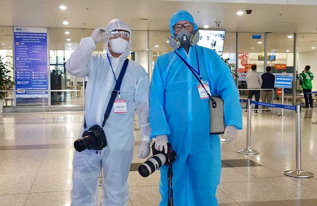 Câu chuyện về các phóng viên lăn xả vào điểm nóng để có được những hình ảnh, tin bài chân thực nhất trong mùa dịch Covid-19 tại Việt Nam-6