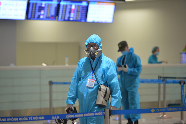 Câu chuyện về các phóng viên lăn xả vào điểm nóng để có được những hình ảnh, tin bài chân thực nhất trong mùa dịch Covid-19 tại Việt Nam-9