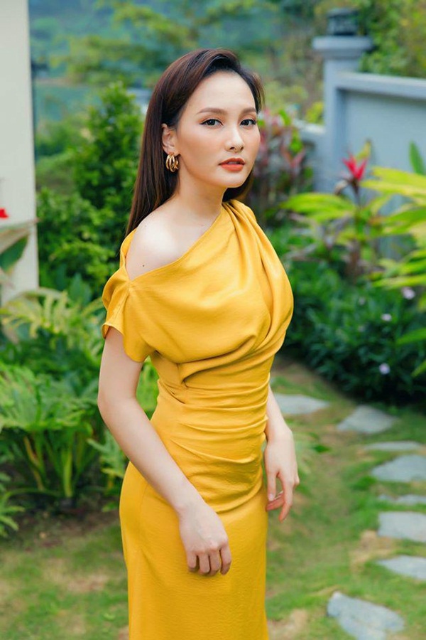 Bảo Thanh đụng đầm ôm gợi cảm với Á hậu Thuỵ Vân, ai cũng cân não” xem body nào đẹp nhất-5