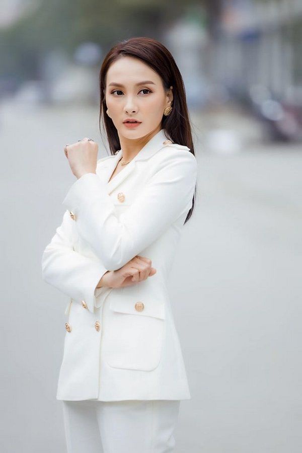 Bảo Thanh đụng đầm ôm gợi cảm với Á hậu Thuỵ Vân, ai cũng cân não” xem body nào đẹp nhất-15